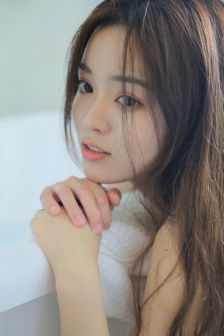 山村雅嫩小女孩
